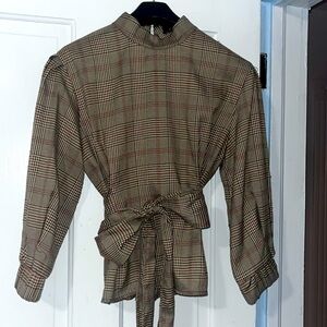 Herringbone plaid tie waist top with puff sleeves. Size Small by Do + Be.